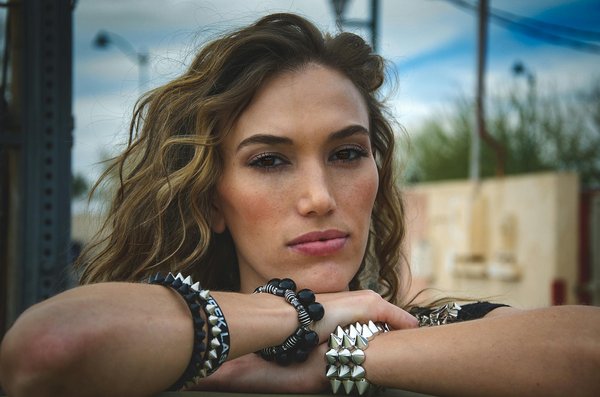 Transform Your Wardrobe: Discover Exquisite British Designer Scarves Infusing Vibrant Elegance!